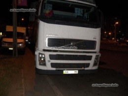 ДТП в Киеве: на Бальзака Chery Elara уничтожился обд припаркованный грузовик. ФОТО