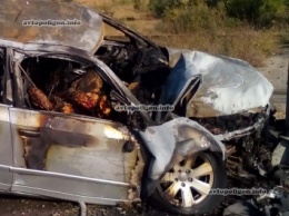 ДТП на Кировоградщине: Audi A4 врезался в столб и сгорел вместе с водителем. ФОТО 18+