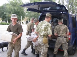 Военнослужащие получили более 200 пачек газет