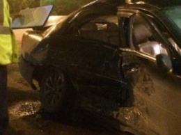 В Екатеринбурге ночью Mitsubishi Outlander врезался в Toyota и загорелся