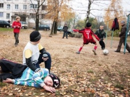 Подросток умер во время игры в футбол на юге Москвы