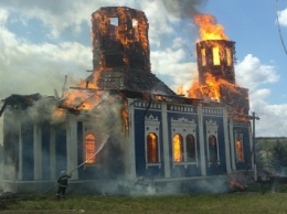 Во Львовской обл. сгорел деревянный храм УПЦ КП
