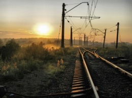 Под Харьковом из-за аварии остановилось движение поездов