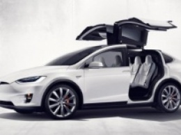 Tesla провела долгожданную презентацию Model X