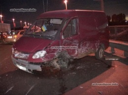 ДТП в Киеве: на мосту Патона произошло масштабное ДТП из четырех авто. ФОТО