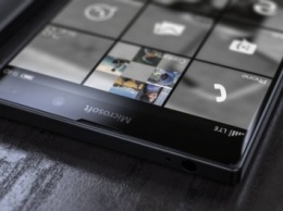 Microsoft может выпустить смартфон с возможностью выбора операционной системы