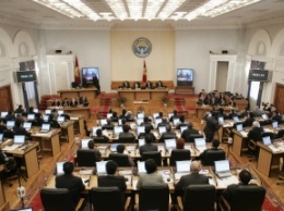 ЦИК Киргизстана озвучил предварительные итоги парламентских выборов