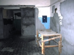 В Запорожье многоэтажка в результате капремонта осталась без окон и дверей