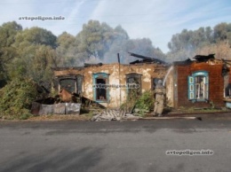 ДТП на Черниговщине: ВАЗ-2106 врезался в дом, взорвался и сгорел. ФОТО