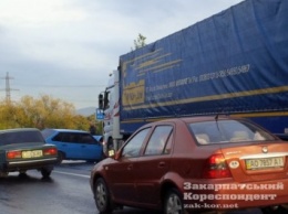 Брутальное ДТП случилось в Закарпатье: легковушки всмятку (ФОТО)