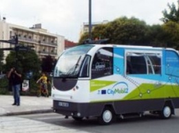 Греция: По улицам греческого города начали ездить автобусы без водителей