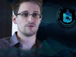 Сноуден обвинил спецслужбы Великобритании во взломе смартфонов с помощью «смурфов»