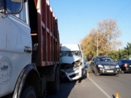 В Брянске под колесами маршрутки погиб водитель мусоровоза