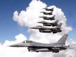 Самолеты ВВС США меняют маршруты во избежание столкновений с самолетами РФ над Сирией