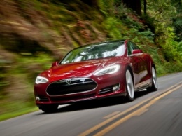 Tesla увеличила поставки электромобилей на 50%