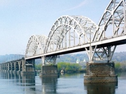 Освещение на столичном Дарницком мосту включат не раньше 2016 г., - Киевгорсвет