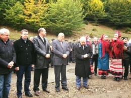 В Колочаве появился долгожданный мост: на открытие собрались известные политики (ФОТО)