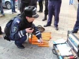 Милиция не задерживала лиц, у которых изъяла пиротехнику и ножы на Михайловской площади