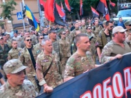В Киеве на марше националистов раздался взрыв