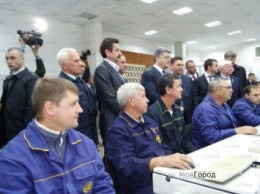 Президент Украины посетил николаевское предприятие "Зоря"-"Машпроект" для запуска военного агрегата