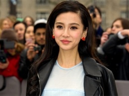 В Китае актриса подверглась медпроверке из-за подозрительно красивого лица