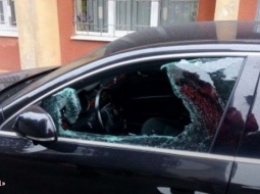 Во Львове в автомобиле нардепа Парасюка разбили окно и украли навигатор