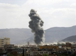 Арабская коалиция по ошибке нанесла авиаудар по своим союзникам в Йемене; десятки погибших