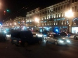 В Санкт-Петербурге стритрейсеры устроили массовое ночное ДТП