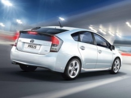 В Сети опубликовали сведения о новом гибриде Toyota Prius