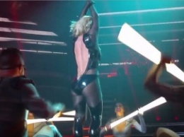 Бритни Спирс случайно показала на концерте стриптиз