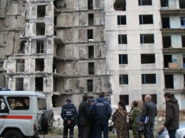 Луганские власти собираются обратиться к Премьер-министру из-за проблемы с разрушенной многоэтажкой в Лисичанске (фото)