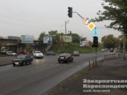 В Ужгороде пропал светофор - на участке не безопасно (ФОТОФАКТ)