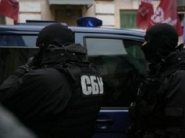 Военная прокуратура расследует хищение сотрудниками СБУ денег во время обыска в киевском банке