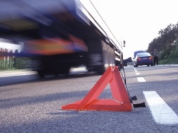 В Кузбассе на трассе Renault протаранил автобус, водитель погиб