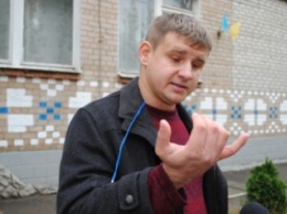 В Мелитополе кандидату в депутаты "выломали" палец