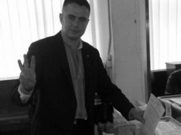 В Николаеве на избирательном участке урны запечатаны лентами без печатей