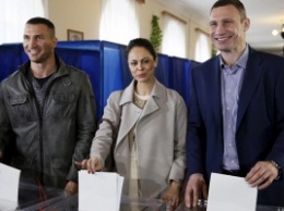Эксит-поллы: На выборах в Киеве лидирует Виталий Кличко