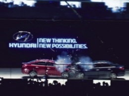 Hyundai провела публичный краш-тест двух седанов Sonata (видео)