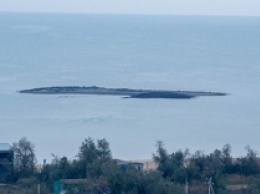 Извержение грязевого вулкана: в Азовском море появился остров