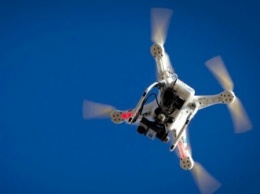 Изобретательный американец нашел еще одно призвание для дронов (ВИДЕО)