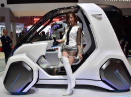 В Токио дебютировала Тойота трансформер, которая может ездить и ходить