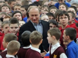 Путин решил возродить "пионеров" в России