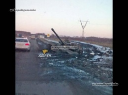 Российских дорог боятся даже танки! Неподалеку от Новосибирска танк утонул в грязи. ФОТО