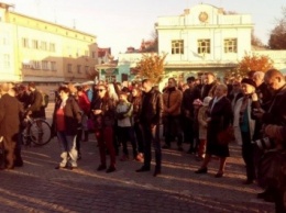 Народное вече собралось в Ужгороде из-за подкупа избирателей