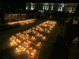 В Симферополе зажгли свечи в память о пассажирах разбившегося в Египте российского авиалайнера (ФОТО)