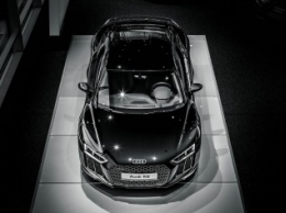 Audi R8 V10 Plus 2015 завораживает цветом Mythos Black
