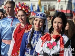 В Симферополе в День народного единства прошел забег и выступил «Ласковый май» (ФОТОРЕПОРТАЖ)