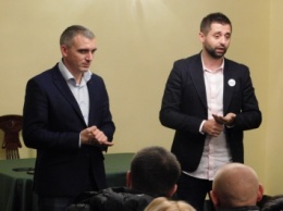 Волонтер Арахамия поддержал Сенкевича на выборах: «Этот парень никогда не воровал деньги из бюджета»