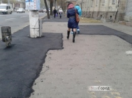 Николаевцы жалуются на ремонтников, которые превратили тротуары в непроходимые пазлы