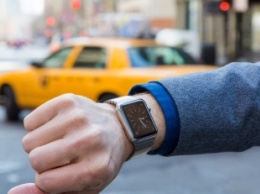 Apple Watch опережают по популярности все смарт-часы на Android Wear